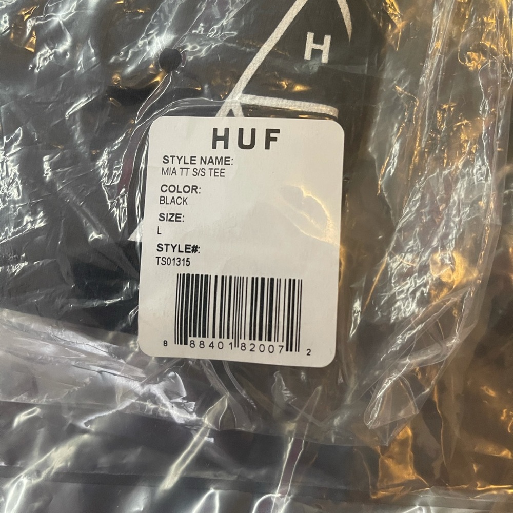 HUF x PULP FICTION MIA TRIPLE TRIANGLE - Picture 3 of 3